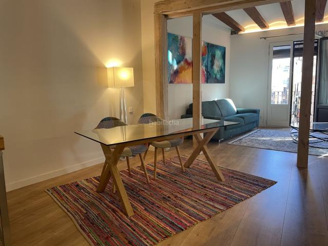 Piso en venta en Barcelona, Raval. Pisos.