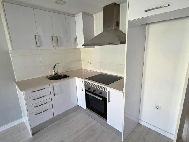Piso en venta en Barcelona, Raval. Joya bohemia con alma histórica junto a La Rambla. Pisos.