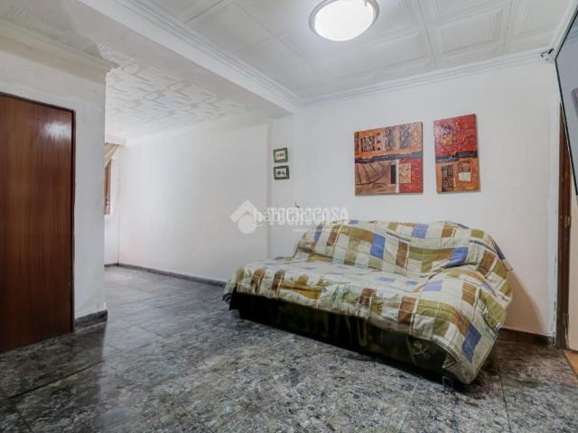 Piso en venta en Barcelona, Roquetes. Piso en venta en Barcelona. Pisos.