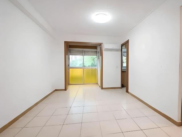Piso en venta en Barcelona, Roquetes. Piso en venta en Les Roquetes. Pisos.
