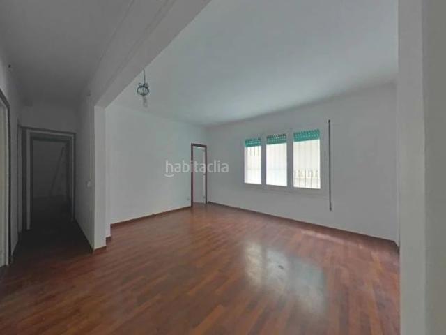 Piso en venta en Barcelona, Sant Martí de Provençals. Barcelona Barcelona. EN RENTABILIDAD se vende alquilado, no se puede visitar ni hipotecar. Pisos.