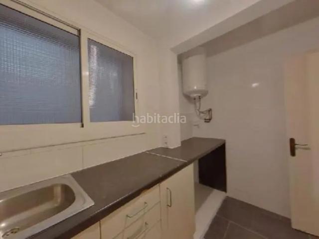 Piso en venta en Barcelona, Sant Martí de Provençals. Barcelona Barcelona. EN RENTABILIDAD se vende alquilado, no se puede visitar ni hipotecar. Pisos.