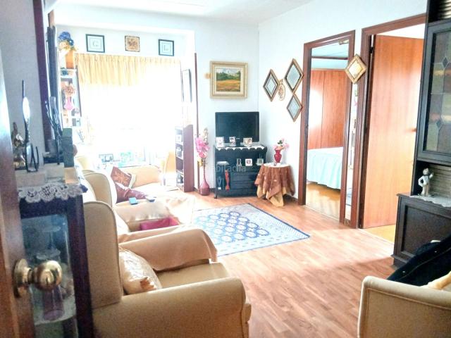 Piso en venta en Barcelona, Sant Martí de Provençals. piso alto todo exterior con ascensor. Pisos.
