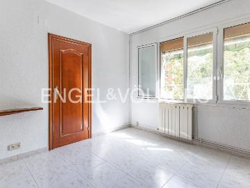 Piso en venta en Barcelona, Sant Martí de Provençals. Piso alto y luminoso en Sant Marti. Pisos.