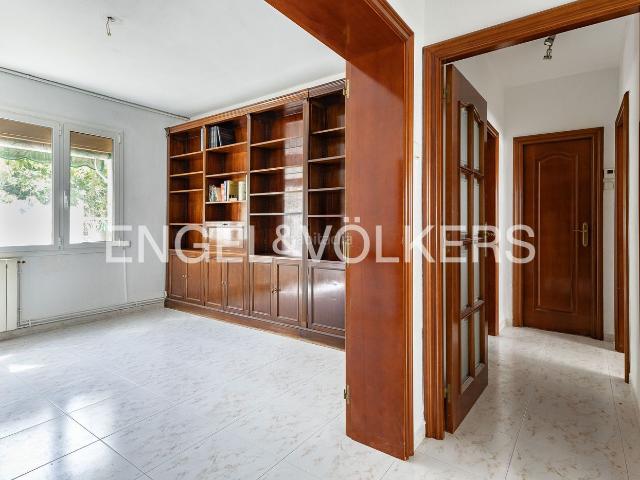 Piso en venta en Barcelona, Sant Martí de Provençals. Piso alto y luminoso en Sant Marti. Pisos.