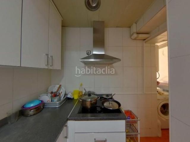 Piso en venta en Barcelona, Sant Martí de Provençals. Piso en venta en calle Pont del Treball Digne. Pisos.