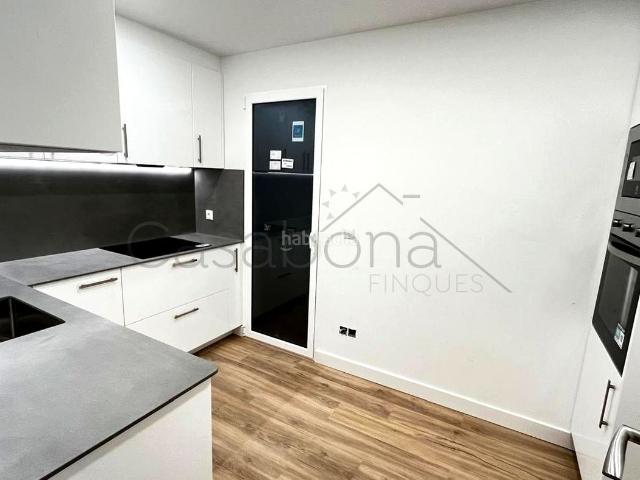 Piso en venta en Barcelona, Sant Martí de Provençals. PISO EN GRAN VIA, REFORMADO, 88 m2, AMPLIO SALÓN COMEDOR, TERRAZA, VISTAS AL PARQUE, 4 HABITACIONES 2 DOBLES, 1 BAÑO, 2 ASCENSORES. Pisos.