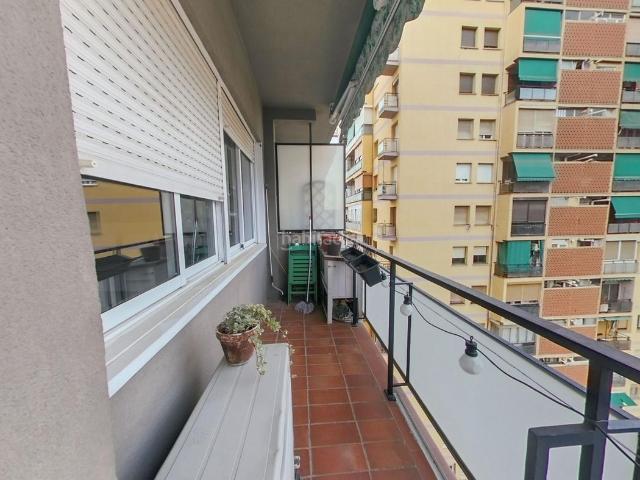 Piso en venta en Barcelona, Sant Martí de Provençals. PISO EN RENTABILIDAD EN PLANTA ALTA. Pisos.