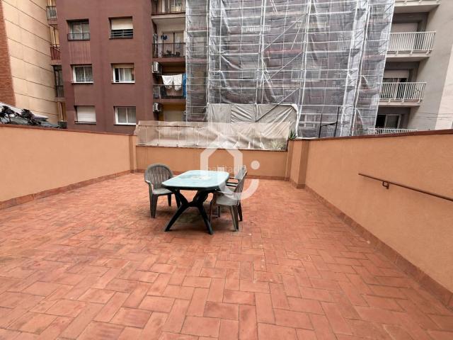 Piso en venta en Barcelona, Sant Andreu de Palomar. MARAVILLOSO PISO CON TERRAZA A REFORMAR SANT ANDREU DEL PALOMAR. Pisos.