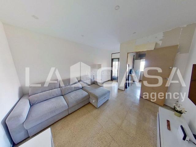 Piso en venta en Barcelona, Sant Andreu de Palomar. Amplio piso de 98 m2 construidos en Sant Andreu!. Pisos.