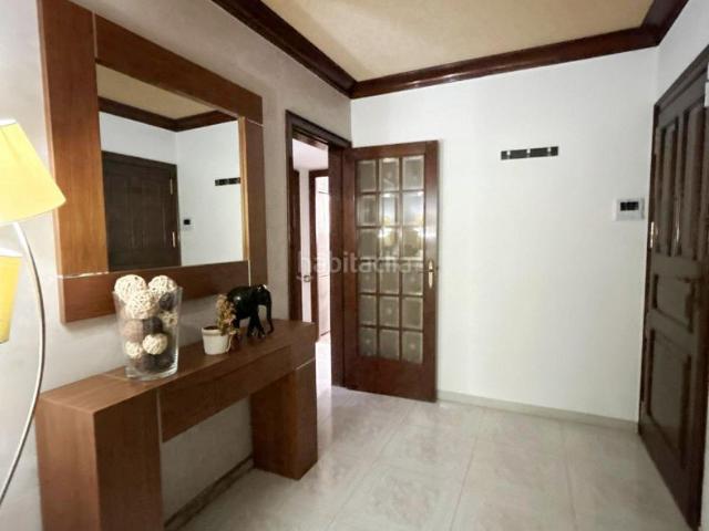 Piso en venta en Barcelona, Sant Andreu de Palomar. PISO DE 4 HABITACIONES Y 2 BAÑOS. Pisos.