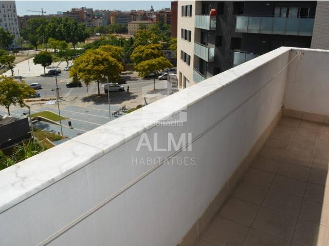 Piso en venta en Barcelona, Sant Andreu de Palomar. PISO, PLAZA DE APARCAMIENTO y TRASTERO EN VENTA. Pisos.