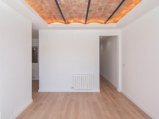Piso en venta en Barcelona, Sant Antoni. Castell de Montjuïc. Pisos.