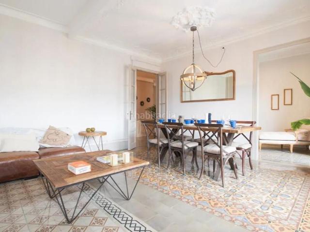 Piso en venta en Barcelona, Sant Antoni. con LICENCIA TURISTICA en Sant Antoni en venta. Pisos.
