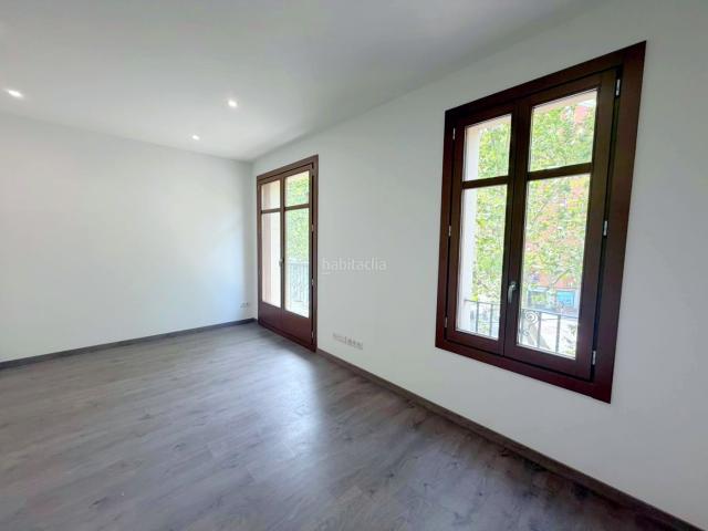 Piso en venta en Barcelona, Sant Antoni. ESPECTACULAR VIVIENDA EN SANT ANTONI · AV PARAL·LEL. Pisos.
