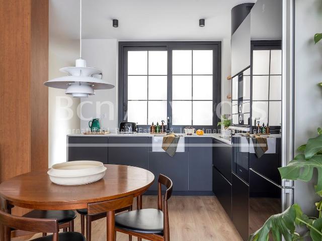 Piso en venta en Barcelona, Sant Antoni. Espectacular y reconocido piso de diseño en pleno Eixample. Pisos.