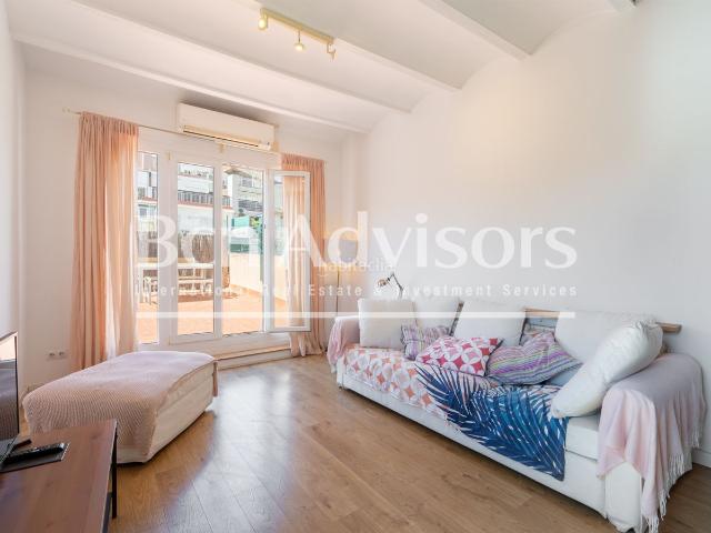 Piso en venta en Barcelona, Sant Antoni. Formidable ático con gran terraza privada en Sant Antoni. Pisos.