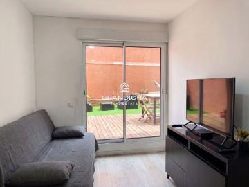 Piso en venta en Barcelona, Sant Antoni. Piso con espectacular terraza de 40m en Sant Antoni. Pisos.