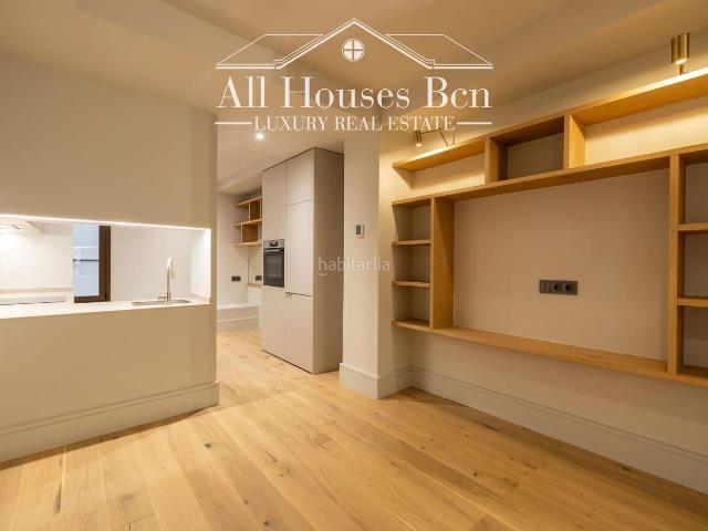 Piso en venta en Barcelona, Sant Antoni. Piso de diseño. Pisos.