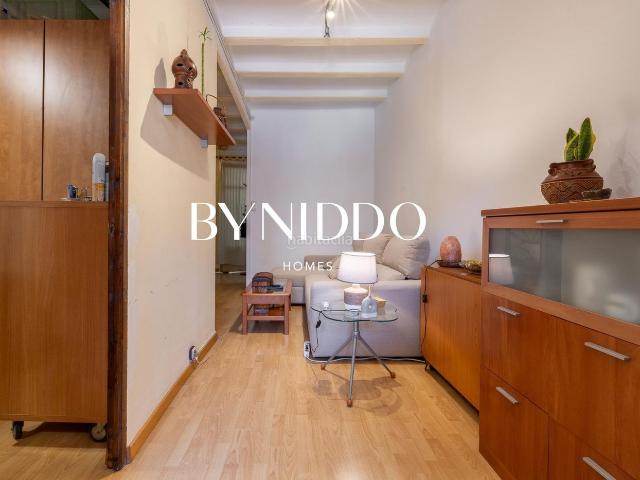 Piso en venta en Barcelona, Sant Antoni. Piso en Sant Antoni. Pisos.
