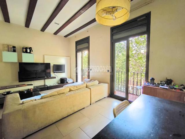 Piso en venta en Barcelona, Sant Antoni. Piso en venta en Barcelona. Pisos.