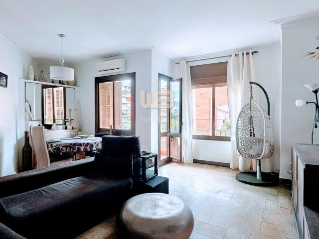 Piso en venta en Barcelona, Sant Antoni. Piso en venta. Pisos.