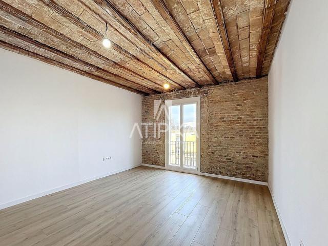 Piso en venta en Barcelona, Sant Antoni. Piso reformado en venta de 2 habitaciones en Sant Antoni. Pisos.