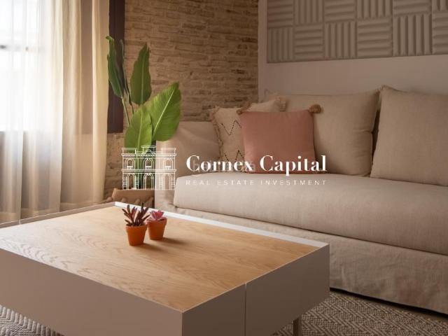 Piso en venta en Barcelona, Raval. Pisos.