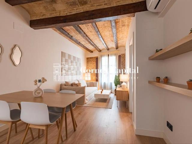 Piso en venta en Barcelona, Raval. Pisos.