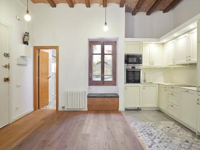 Piso en venta en Barcelona, Sant Antoni. Pisos.