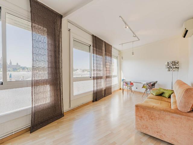 Piso en venta en Barcelona, Sant Antoni. Pisos.