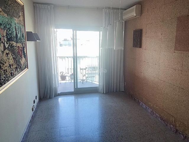 Piso en venta en Barcelona, Sant Antoni. Pisos.