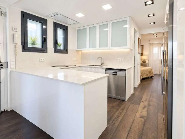 Piso en venta en Barcelona, Sant Antoni. Pisos.