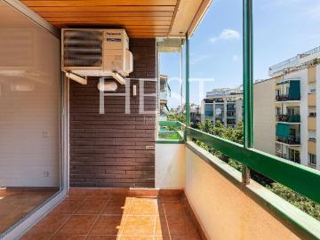 Piso en venta en Barcelona, Sant Antoni. Pisos.