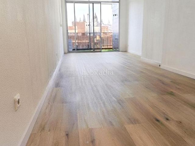 Piso en venta en Barcelona, Sant Antoni. Pisos.
