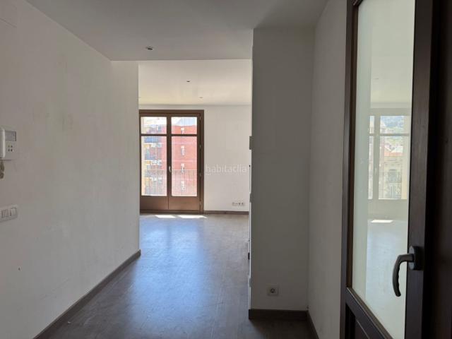 Piso en venta en Barcelona, Sant Antoni. Pisos.