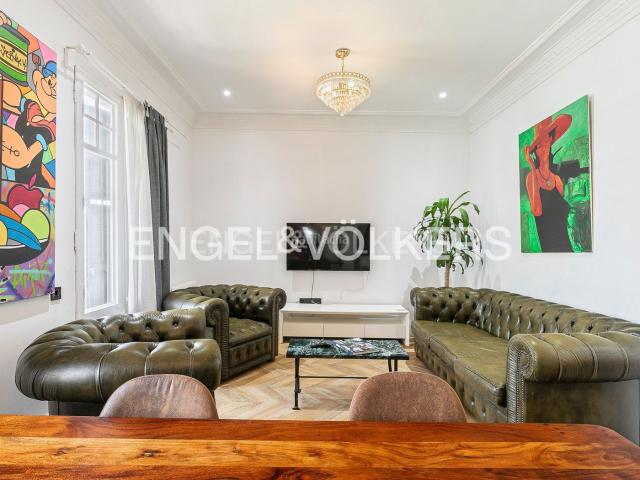 Piso en venta en Barcelona, Sant Antoni. Precioso piso totalmente reformado junto a Plaça Espanya. Pisos.
