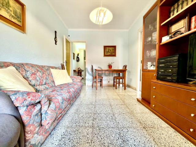 Piso en venta en Barcelona, Sant Antoni. SANT ANTONI. EL PRIVILEGIO DE SEGUIR LLAMANDO HOGAR AL BARRIO DE SIEMPRE. Pisos.