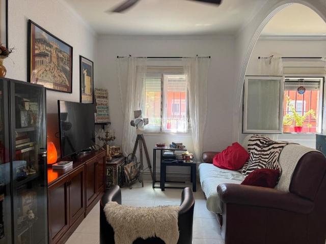 Piso en venta en Barcelona, Sant Genís dels Agudells. Piso en venta en Barcelona. Pisos.