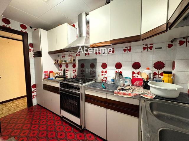 Piso en venta en Barcelona, Sant Genís dels Agudells. SINAI VALL DHEBRÓN Piso exterior con balcón en Vall dHebron. Pisos.
