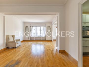 Piso en venta en Barcelona, Sant Gervasi Bonanova. Amplio piso en finca regia en Mandri. Pisos.