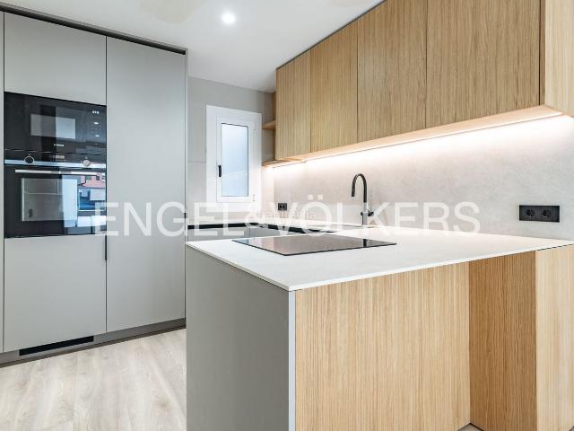 Piso en venta en Barcelona, Sant Gervasi Bonanova. Elegante vivienda de diseño reformada en la calle Castanyer. Pisos.