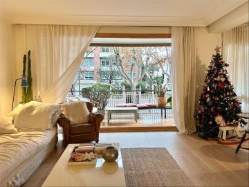 Piso en venta en Barcelona, Sant Gervasi Bonanova. Exclusiva vivienda reformada de 202 m² con terraza y parking en Paseo Bonanova. Pisos.