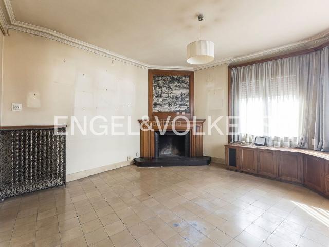 Piso en venta en Barcelona, Sant Gervasi Bonanova. Luminosidad, amplitud y ubicación privilegiada en el corazón de Mandri. Pisos.