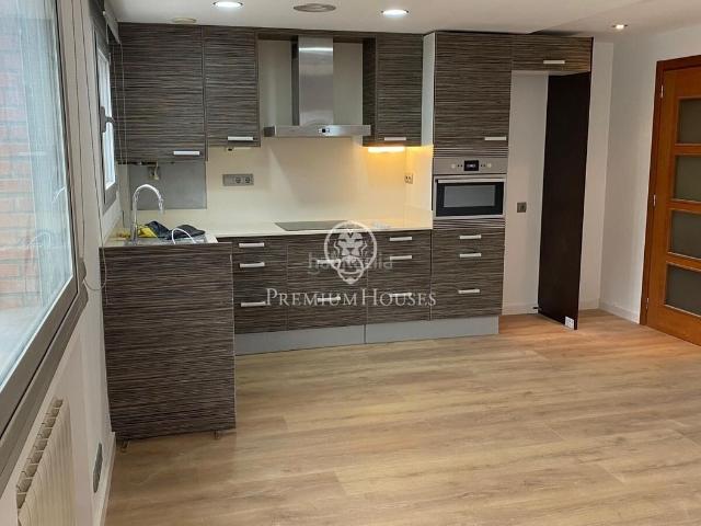 Piso en venta en Barcelona, Sant Gervasi Bonanova. Piso con terraza, vistas espectaculares y rodeado de naturaleza en la zona del Tibidabo. Pisos.