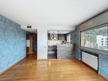 Piso en venta en Barcelona, Sant Gervasi Bonanova. Piso en venta de 2 habitaciones con solárium privado y espectaculares vistas cerca de Avenida Tibidabo. Pisos.