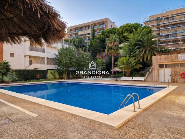 Piso en venta en Barcelona, Sant Gervasi Bonanova. Piso reformado con piscina, pádel y parking en Sant Gervasi. Pisos.