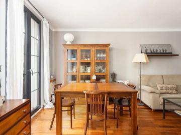 Piso en venta en Barcelona, Sant Gervasi Galvany. Elegancia clásica reinventada en finca regia con ascensor. Pisos.
