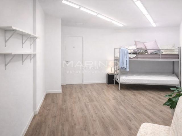 Piso en venta en Barcelona, Sant Gervasi Galvany. Venta de local con vivienda en Sant Gervasi, Barcelona. Pisos.