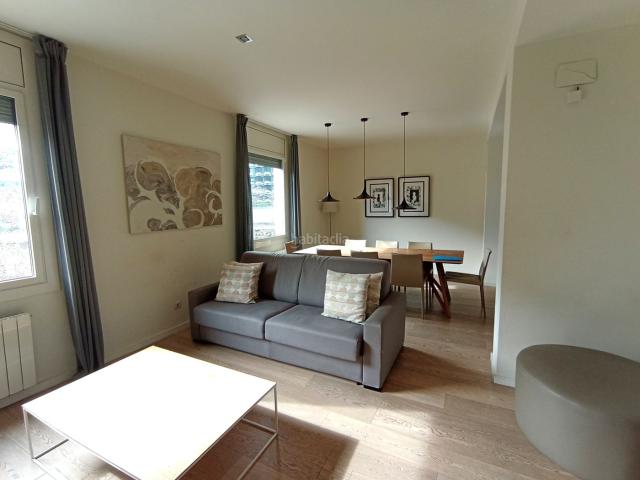 Piso en venta en Barcelona, Sant Gervasi Galvany. PARA ENTRAR A VIVIR EN AVENIDA DIAGONAL JUNTO A PLAZA FRANCESC MACI. Pisos.